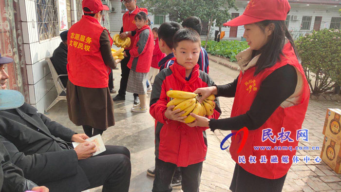 林七鄉(xiāng)新時(shí)代文明志愿者攜手司莊小學(xué)開(kāi)展重陽(yáng)節(jié)公益探訪活動(dòng) 林七鄉(xiāng)新時(shí)代文明志愿者攜手司莊小學(xué)開(kāi)展重陽(yáng)節(jié)公益探訪活動(dòng)