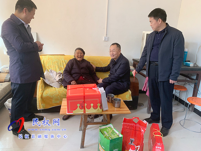 縣政協(xié)主席周明河看望慰問我縣特困老人 縣政協(xié)主席周明河看望慰問我縣特困老人