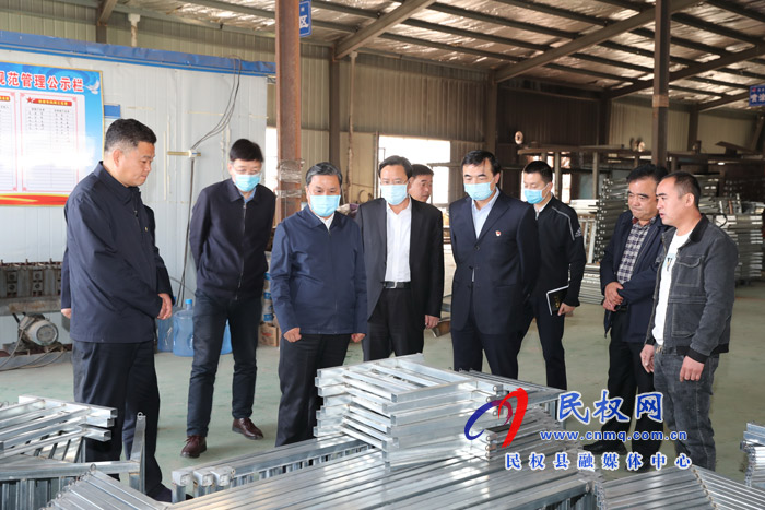 副省長武國定到我縣調(diào)研脫貧攻堅(jiān)和聯(lián)系村基層組織建設(shè)工作 副省長武國定到我縣調(diào)研脫貧攻堅(jiān)和聯(lián)系村基層組織建設(shè)工作