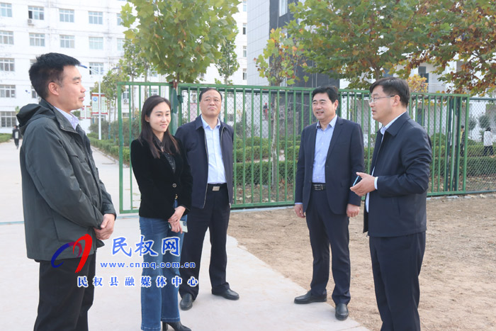 縣委副書記、縣長張團(tuán)結(jié)到我縣職教中心、阿里巴巴(民權(quán))客戶體驗(yàn)中心、電子商務(wù)產(chǎn)教融合基地調(diào)研