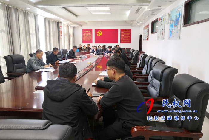 我縣各鄉(xiāng)鎮(zhèn)、（街道辦）縣直各單位傳達(dá)貫徹全縣脫貧攻堅(jiān)工作推進(jìn)會(huì)議精神