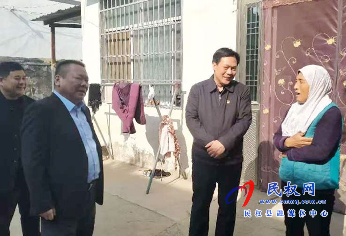 縣委常委、政法委書記、副縣長孟祥亮督導伯黨鄉(xiāng)脫貧攻堅工作