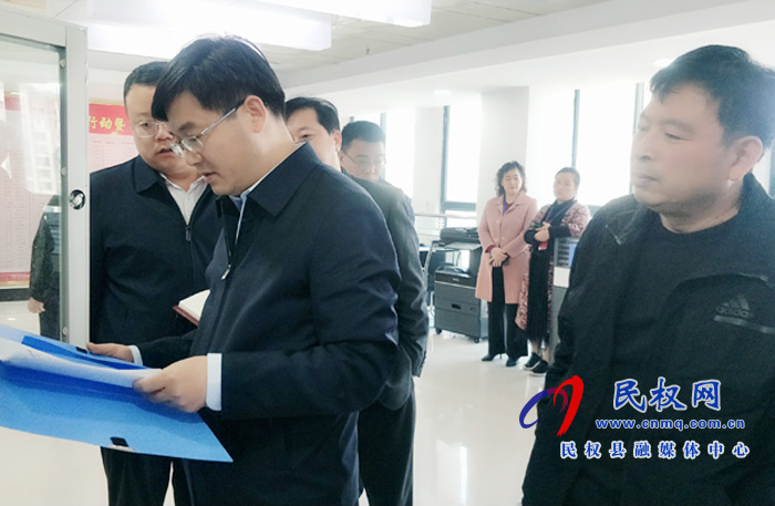 縣委副書記、縣長張團結調(diào)研我縣民營經(jīng)濟“兩個健康”提升行動暨“一聯(lián)三幫”保企穩(wěn)業(yè)工作開展情況