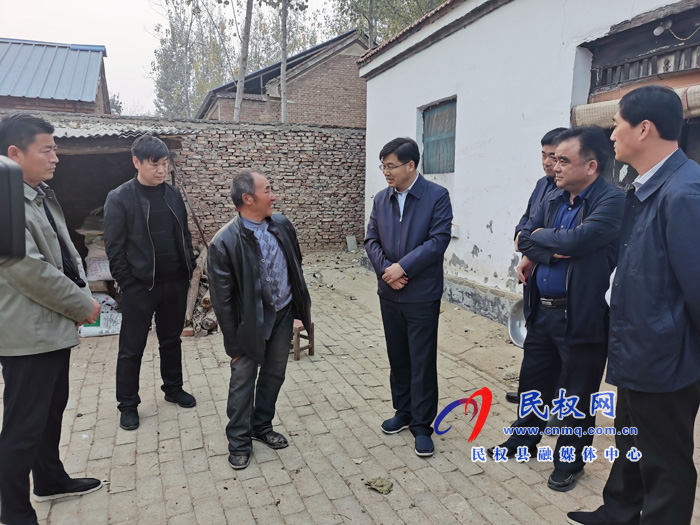 縣委副書記、縣長張團(tuán)結(jié)到我縣部分鄉(xiāng)鎮(zhèn)督導(dǎo)脫貧攻堅(jiān)工作