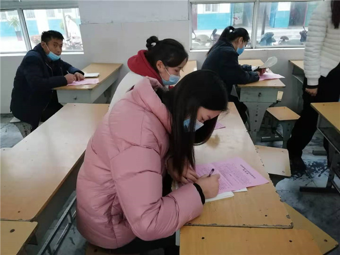 民權(quán)縣第三小學(xué)召開本學(xué)年首次家長會 民權(quán)縣第三小學(xué)召開本學(xué)年首次家長會