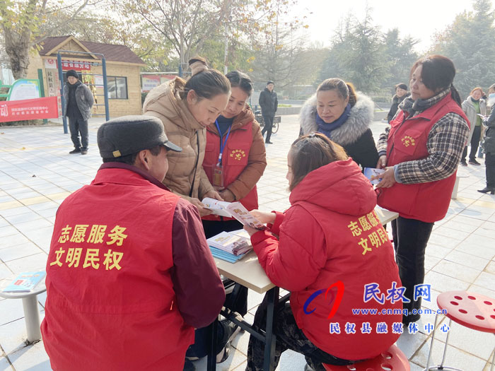 憲法知識(shí)進(jìn)萬(wàn)家 法治精神入人心——民權(quán)縣開(kāi)展“憲法宣傳周”活動(dòng) 憲法知識(shí)進(jìn)萬(wàn)家 法治精神入人心——民權(quán)縣開(kāi)展“憲法宣傳周”活動(dòng)