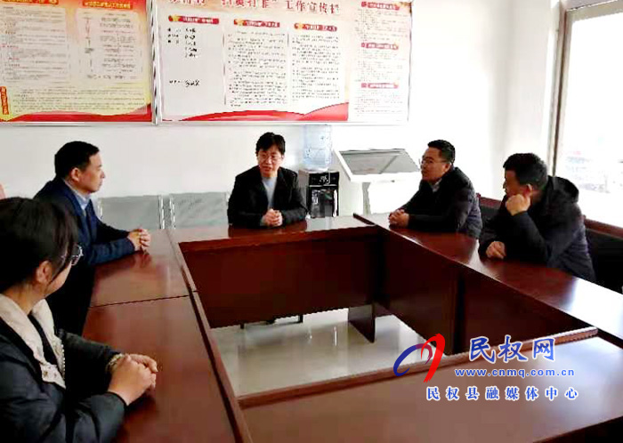 縣高新區(qū)常務副主任張愛軍到南華辦事處開展“三五”基層工作日活動 縣高新區(qū)常務副主任張愛軍到南華辦事處開展“三五”基層工作日活動