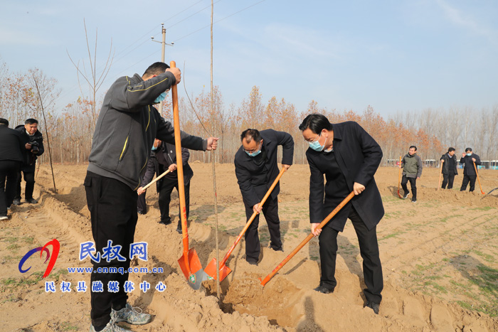 我縣組織開展冬季義務(wù)植樹活動(dòng) 我縣組織開展冬季義務(wù)植樹活動(dòng)