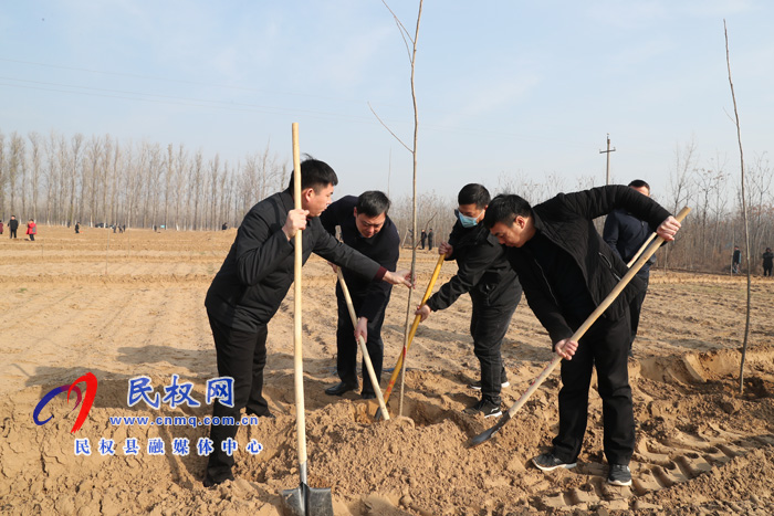 我縣組織開展冬季義務(wù)植樹活動(dòng) 我縣組織開展冬季義務(wù)植樹活動(dòng)