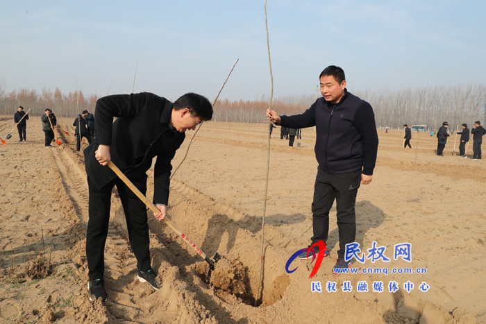 我縣組織開展冬季義務(wù)植樹活動(dòng) 我縣組織開展冬季義務(wù)植樹活動(dòng)