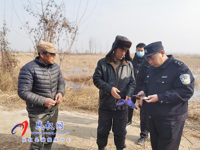 副縣長張士彬帶隊(duì)嚴(yán)查漁業(yè)違法行為 副縣長張士彬帶隊(duì)嚴(yán)查漁業(yè)違法行為