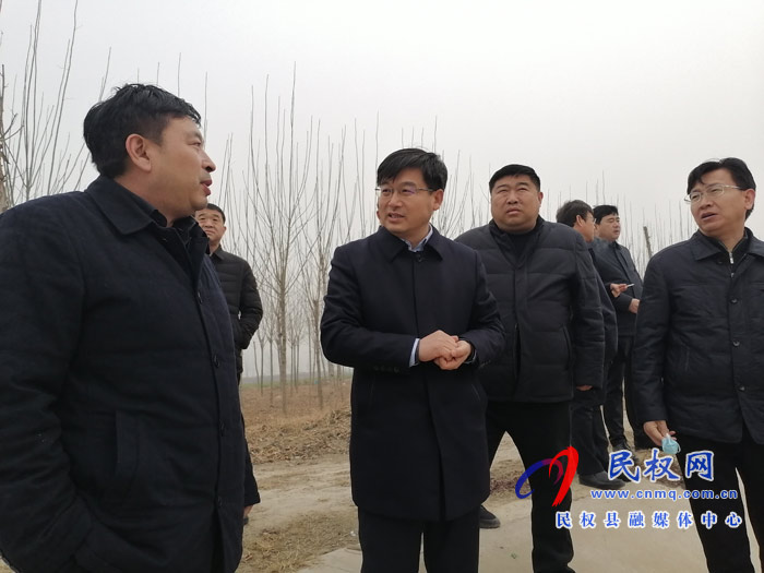縣委副書記、縣長(zhǎng)張團(tuán)結(jié)調(diào)研我縣大沙河水污染防治和大氣污染防治工作
