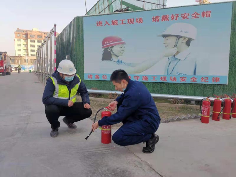 縣住建局開展建筑領(lǐng)域消防教育及應(yīng)急疏散預(yù)案演練活動 縣住建局開展建筑領(lǐng)域消防教育及應(yīng)急疏散預(yù)案演練活動
