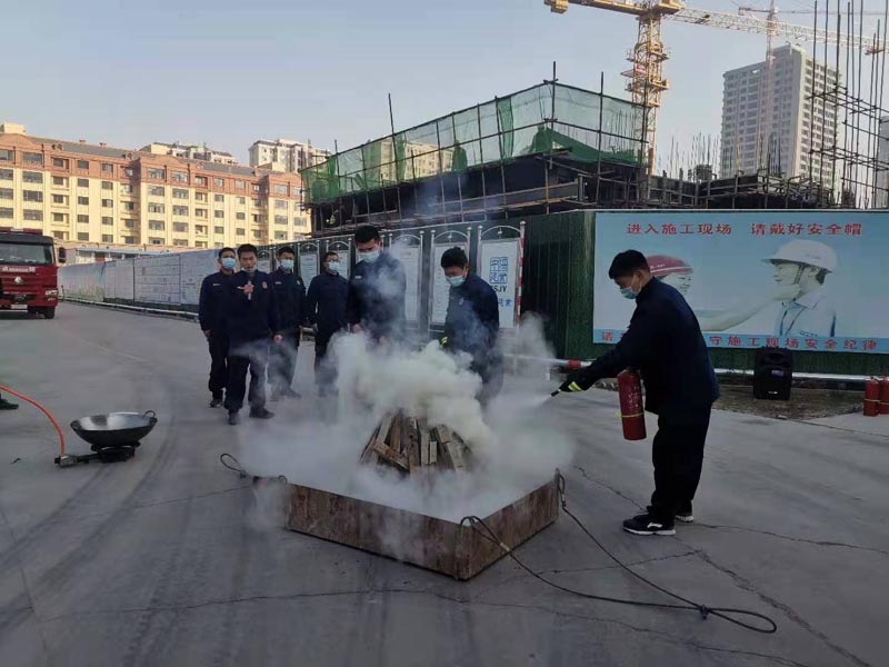 縣住建局開展建筑領(lǐng)域消防教育及應(yīng)急疏散預(yù)案演練活動 縣住建局開展建筑領(lǐng)域消防教育及應(yīng)急疏散預(yù)案演練活動