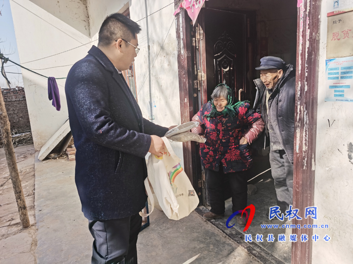 團(tuán)縣委寒冬送溫暖濃幫扶情 團(tuán)縣委寒冬送溫暖濃幫扶情