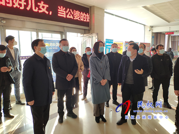 騰訊公司（河南辦事處）、鄭州市民權(quán)商會(huì)向我縣捐贈(zèng)十萬(wàn)只口罩