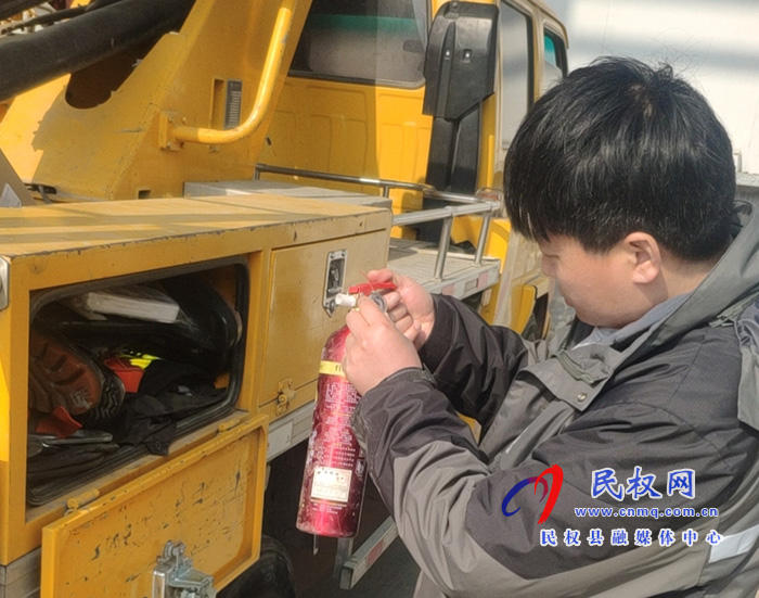 城管局路燈所進行安全用電及消防排查 城管局路燈所進行安全用電及消防排查