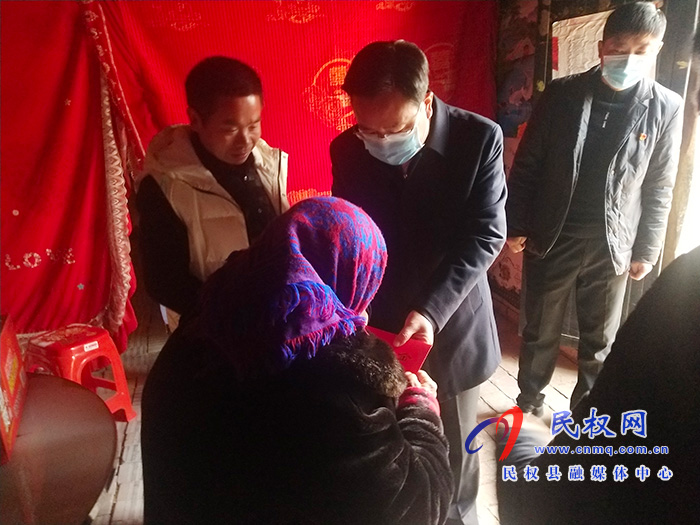 市人大常委會(huì)副主任、縣委書記姬脈常到白云寺鎮(zhèn)開(kāi)展“三·五”基層工作日活動(dòng)
