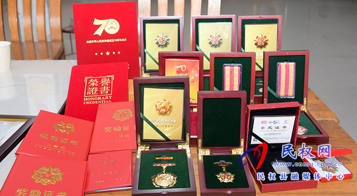 縣委常委、政法委書記、副縣長孟祥亮走訪慰問立功受獎(jiǎng)軍人家屬