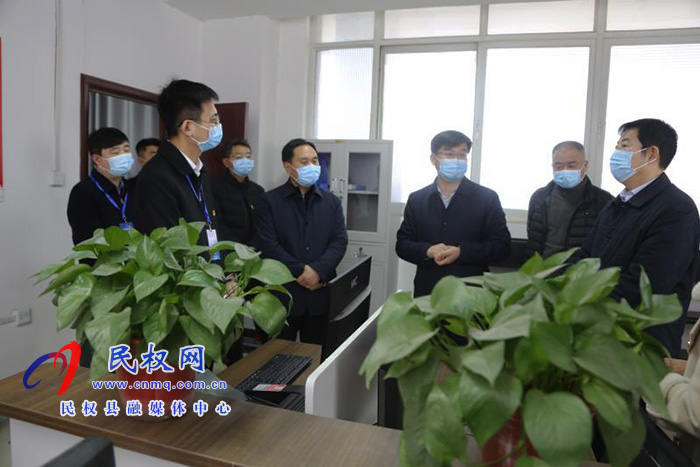 縣委副書記、縣長張團結(jié)到縣融媒體中心調(diào)研