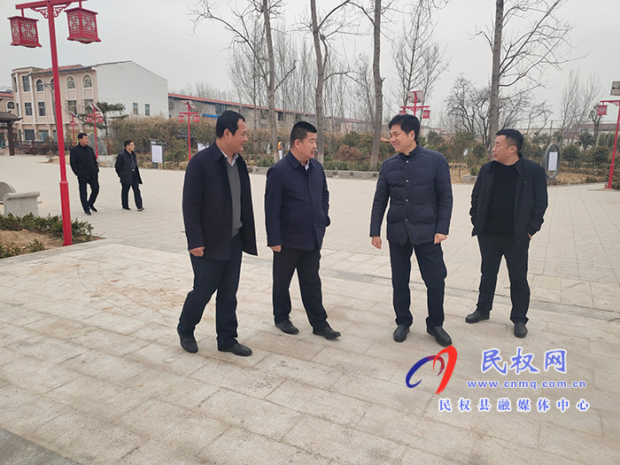 市自然資源和規(guī)劃局黨組成員、副局長張永健到我縣雙塔鎮(zhèn)調(diào)研國土綠化工作