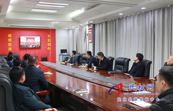 我縣各鄉(xiāng)鎮(zhèn)（街道辦）、縣直各單位組織收聽收看全國脫貧攻堅(jiān)總結(jié)表彰大會(huì)