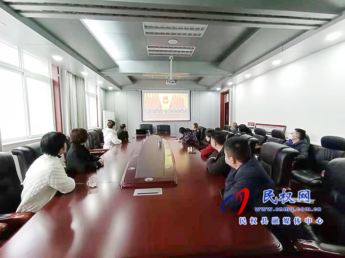 我縣各鄉(xiāng)鎮(zhèn)（街道辦）、縣直各單位組織收聽收看全國脫貧攻堅(jiān)總結(jié)表彰大會(huì)