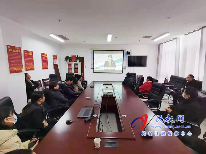 我縣各鄉(xiāng)鎮(zhèn)（街道辦）、縣直各單位組織收聽收看全國脫貧攻堅(jiān)總結(jié)表彰大會(huì)