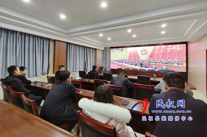 我縣各鄉(xiāng)鎮(zhèn)（街道辦）、縣直各單位組織收聽收看全國脫貧攻堅(jiān)總結(jié)表彰大會(huì)