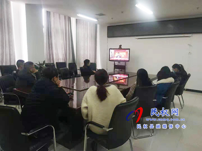 我縣各鄉(xiāng)鎮(zhèn)（街道辦）、縣直各單位組織收聽收看全國脫貧攻堅(jiān)總結(jié)表彰大會(huì)