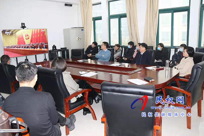 我縣各鄉(xiāng)鎮(zhèn)（街道辦）、縣直各單位組織收聽收看全國脫貧攻堅(jiān)總結(jié)表彰大會(huì)