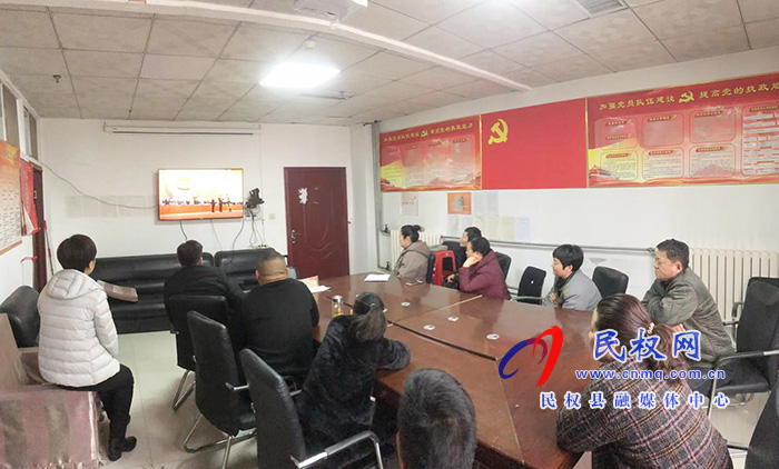 我縣各鄉(xiāng)鎮(zhèn)（街道辦）、縣直各單位組織收聽收看全國脫貧攻堅(jiān)總結(jié)表彰大會(huì)
