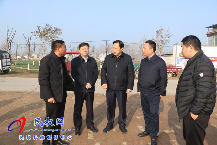 縣領(lǐng)導(dǎo)孟祥亮、陳鴻志深入伯黨鄉(xiāng)督導(dǎo)村委換屆工作