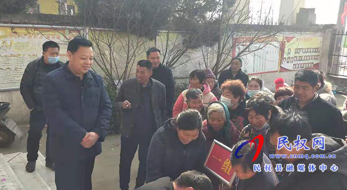 縣人大副主任石克林到孫六鎮(zhèn)督導(dǎo)村委換屆選舉工作 縣人大副主任石克林到孫六鎮(zhèn)督導(dǎo)村委換屆選舉工作