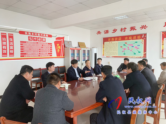 縣委副書記、縣長(zhǎng)張團(tuán)結(jié)到綠洲街道辦亓堂村開展“三·五”基層工作日活動(dòng)