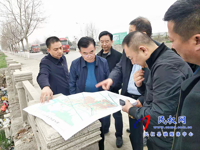 縣委副書記、縣長張團(tuán)結(jié)會(huì)見西安龍發(fā)實(shí)業(yè)有限公司總經(jīng)理李云龍