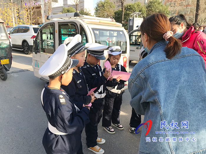 民東新區(qū)實(shí)驗(yàn)幼兒園開(kāi)展“交通安全從娃娃抓起”系列主題教育活動(dòng)