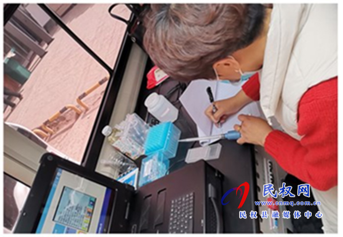 民權(quán)縣市場(chǎng)監(jiān)督管理局、縣綜合檢驗(yàn)檢測(cè)中心聯(lián)合開(kāi)展食用農(nóng)產(chǎn)品農(nóng)藥殘留快檢工作