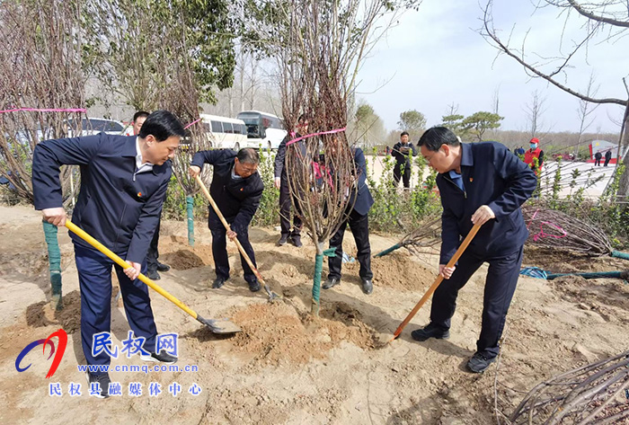 共植媒體林 同迎民權(quán)春 共植媒體林 同迎民權(quán)春
