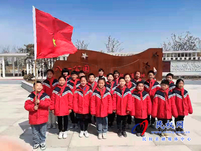 民權(quán)縣第五小學(xué)開展“從小學(xué)黨史，永遠(yuǎn)跟黨走”主題教育活動