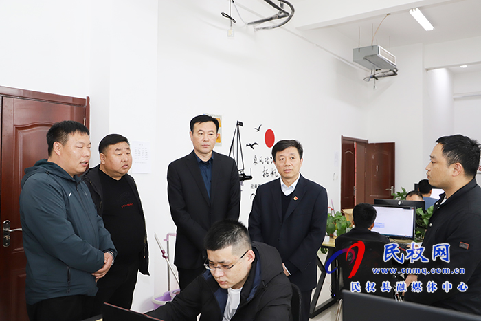 縣政府黨組成員、信訪局黨組書(shū)記、局長(zhǎng)陳鴻志調(diào)研我縣返鄉(xiāng)下鄉(xiāng)創(chuàng)業(yè)工作