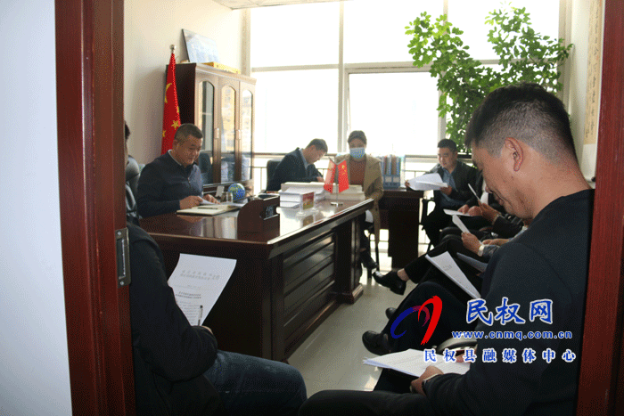 我縣各單位各鄉(xiāng)鎮(zhèn)迅速傳達(dá)貫徹“兩會(huì)”精神 我縣各單位各鄉(xiāng)鎮(zhèn)迅速傳達(dá)貫徹“兩會(huì)”精神