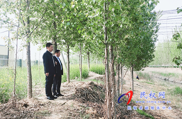 縣委常委、縣委辦公室主任、縣級河長孟亞松到野崗鎮(zhèn)開展巡河工作