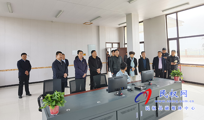 市人大常委會(huì)副主任、縣委書記姬脈常察看春季農(nóng)業(yè)生產(chǎn)及高標(biāo)準(zhǔn)糧田建設(shè)工作