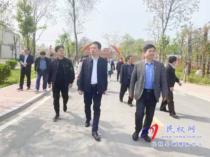 市委政研室黨員到民開展黨史教育活動(dòng) 市委政研室黨員到民開展黨史教育活動(dòng)