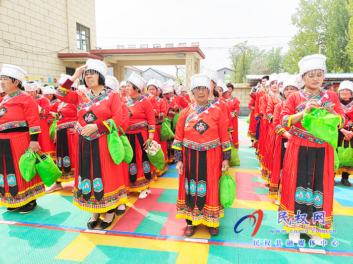 白云寺鎮(zhèn)馬崗小天使幼兒園舉行“民族大團(tuán)結(jié)”主題運(yùn)動(dòng)會(huì) 白云寺鎮(zhèn)馬崗小天使幼兒園舉行“民族大團(tuán)結(jié)”主題運(yùn)動(dòng)會(huì)