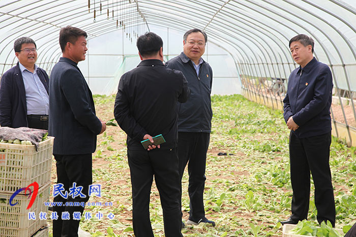 市委常委、常務副市長吳祖明到龍?zhí)伶?zhèn)邢莊村開展“三五”基層工作日活動