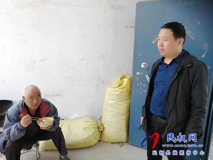 縣委黨史研究室到常東村開展“三五”基層工作日活動(dòng) 縣委黨史研究室到常東村開展“三五”基層工作日活動(dòng)