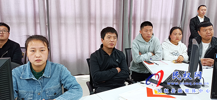 民權(quán)縣跨境電商青橙班二期培訓班開班 民權(quán)縣跨境電商青橙班二期培訓班開班