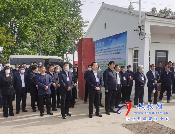 商丘市種業(yè)高質(zhì)量發(fā)展觀摩現(xiàn)場會在林七鄉(xiāng)舉行 商丘市種業(yè)高質(zhì)量發(fā)展觀摩現(xiàn)場會在林七鄉(xiāng)舉行